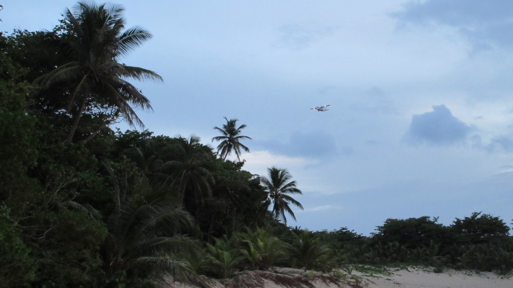 BQN beach Plane